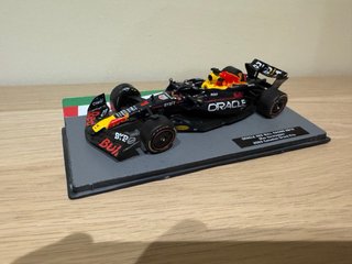 Maquetas  F1 Red Bull, Aston Martin, Ferrari 1:43
