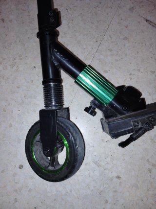 Patinete Scooter Negro y Verde