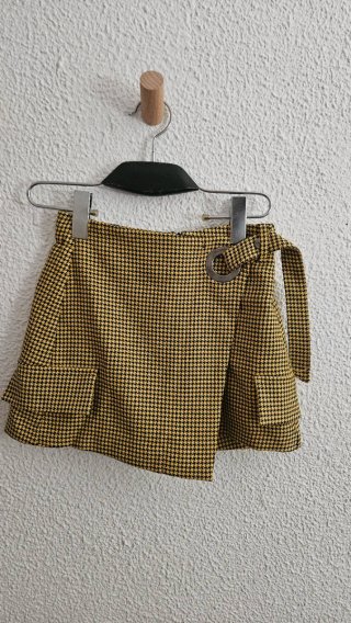 Falda pantalón cuadros amarillo y negro