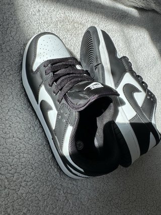 Zapatillas Nike Negras y Blancas Talla 36