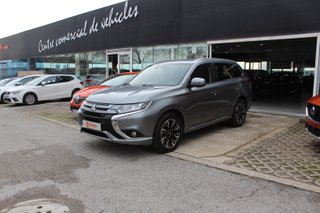 Mitsubishi OUTLANDER 2.0 PHEV Kaiteki Auto 4WD (2017)