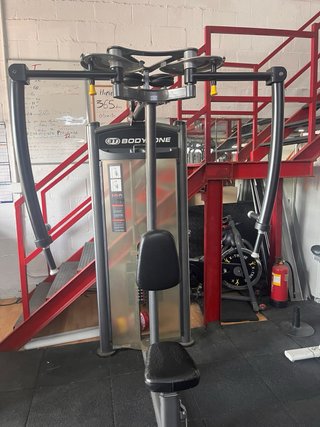 MAQUINAS DE GIMNASIOS PROFESIONALES