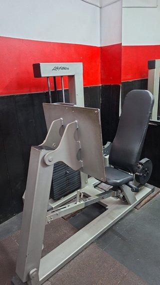 MAQUINAS DE GIMNASIOS PROFESIONALES