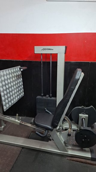 MAQUINAS DE GIMNASIOS PROFESIONALES