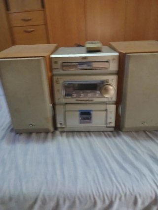 Equipo de música JVC con mando