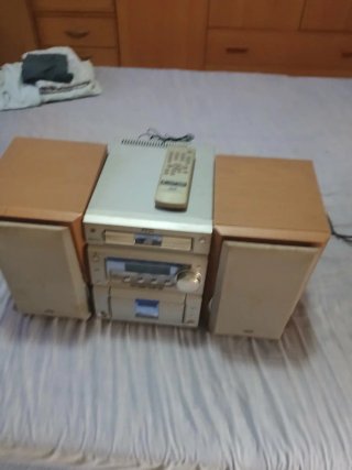 Equipo de música JVC con mando