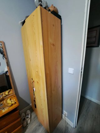 Armario de madera
