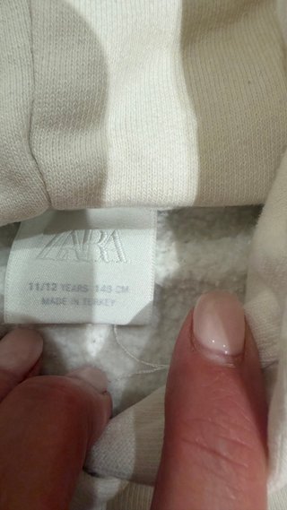 Sudadera Zara Blanca con Bordado