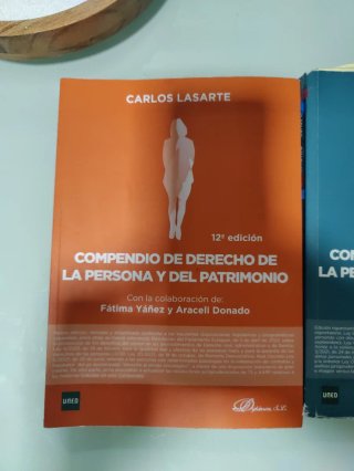 Compendio de Derecho de la Persona y del Patrim...