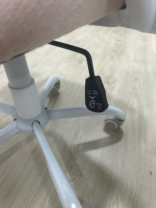 Silla de escritorio rosa y blanca