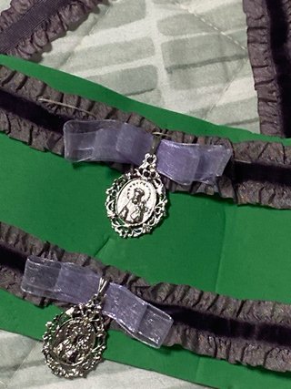 Conjunto de Collar y Pulsera con Medalla