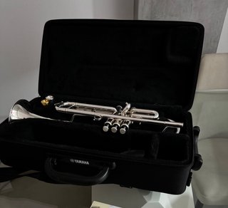 Trompeta Yamaha YTR-5335 GSII