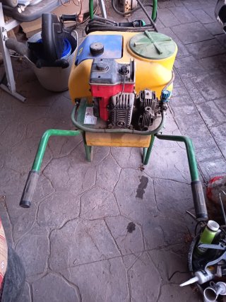 Carretilla fumigadora con motor