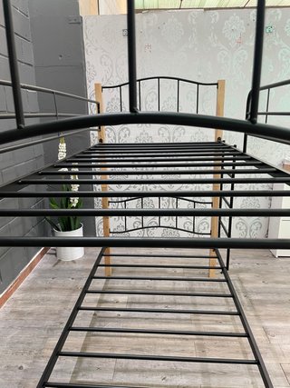 Litera de Metal y Madera