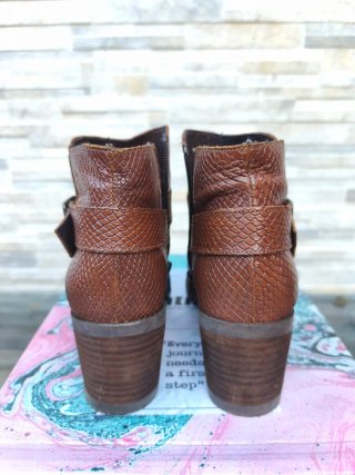 BOTINES DE PIEL
