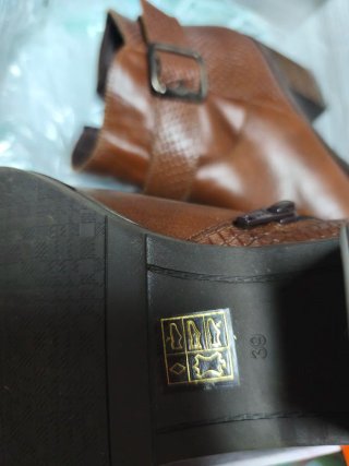 BOTINES DE PIEL