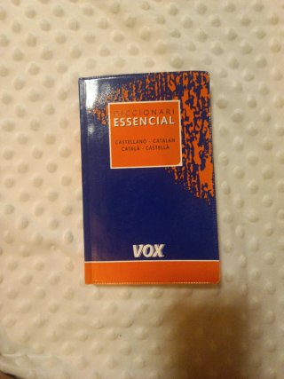 Diccionari essencial castellano-catalán, català...