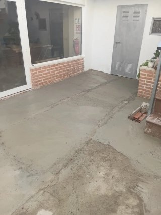 Instalación Tuberías y Baldosas