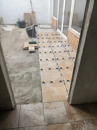 Instalación Tuberías y Baldosas