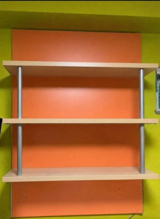 Estantería de pared con baldas