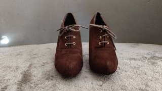 Botines de tacón marrones
