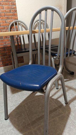 Mesa y 4 Sillas Oficina/Comedor +2 sillas opcional