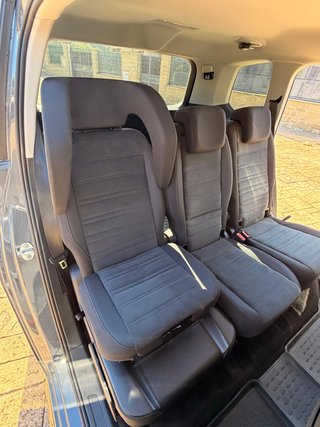 VOLKSWAGEN TOURAN 2.0 TDI DSG  R-LINE - 7 PLAZAS -