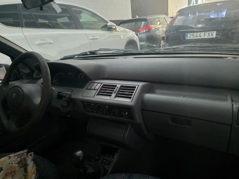 Renault Clio 1997, foto 6