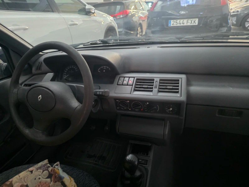 Renault Clio 1997, foto 9