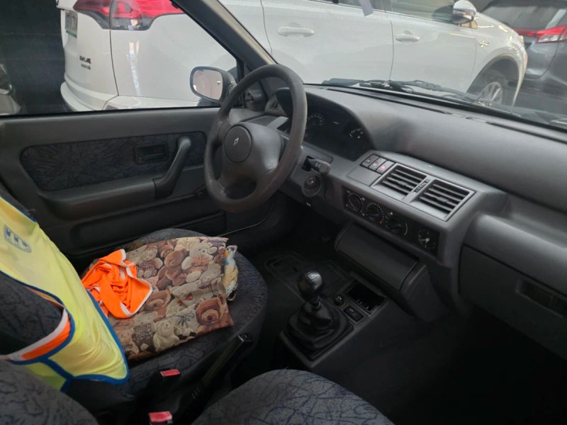 Renault Clio 1997, foto 10