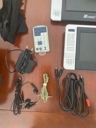 Reproductor DVD Portátil NEVIR + Accesorios