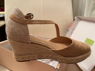 Sandalias de esparto con cuña