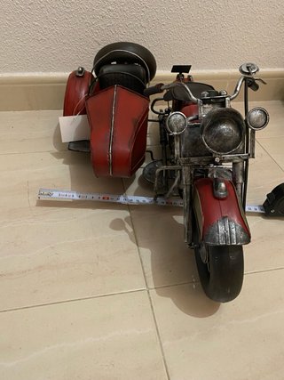 Moto con Sidecar de Chapa Antigua