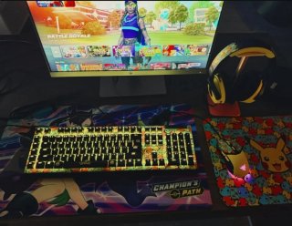 Teclado Blackwidow V4X edição Pokémon
