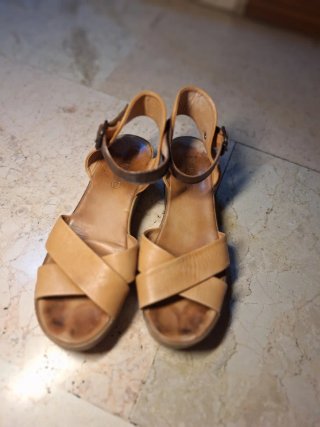 Sandalias Bueno Piel Beige y Marrón