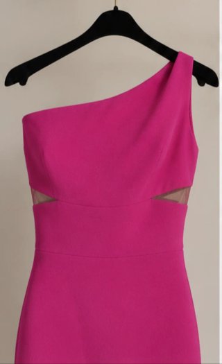 Vestido fiesta Vera Wang fucsia.