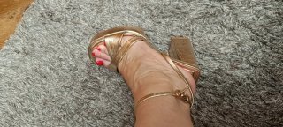 Sandalias doradas tacón plataforma