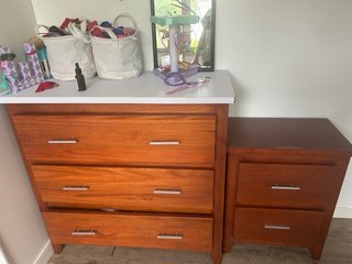 Dormitorio 135 ( Cabecero-mesillas) y comoda