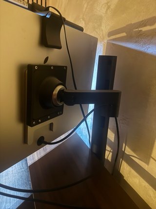 Display Apple Studio VESA con supporto LG Ergo