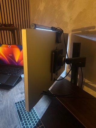 Display Apple Studio VESA con supporto LG Ergo