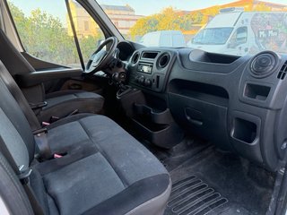 Nissan NV400 2020