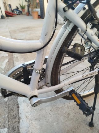 Bicicleta de paseo Orbea blanca