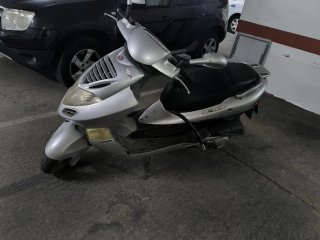 Motocicleta 125 bet win kymco