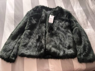 Chaqueta pelo verde musgo corta Talla S