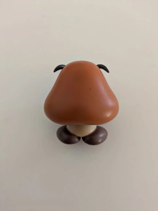 Figuras Bala y Goomba de Super Mario
