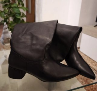 Botas Negras Ulanka en Punta