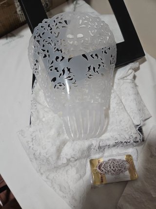 Mantilla de Madrina con Peineta, Broche y Guantes