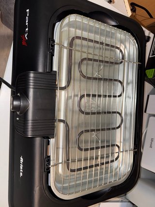 Parrilla Eléctrica Ariete Negra y Plateada
