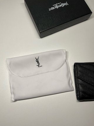 YSL Cartera Negra de Piel – Nueva con Caja