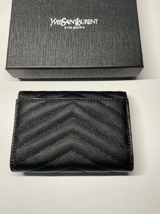 YSL Cartera Negra de Piel – Nueva con Caja